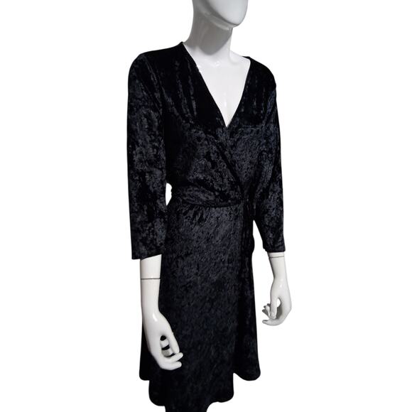 Torrid Women’s size 1X Whimsigoth Crushed Velvet Dark Romantic‎ Faux Wrap Dress - Picture 4 of 11